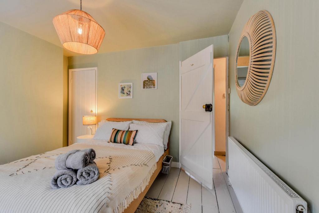 Cheerful 3 Bed Grade II Central Cottage Сайренстер Экстерьер фото